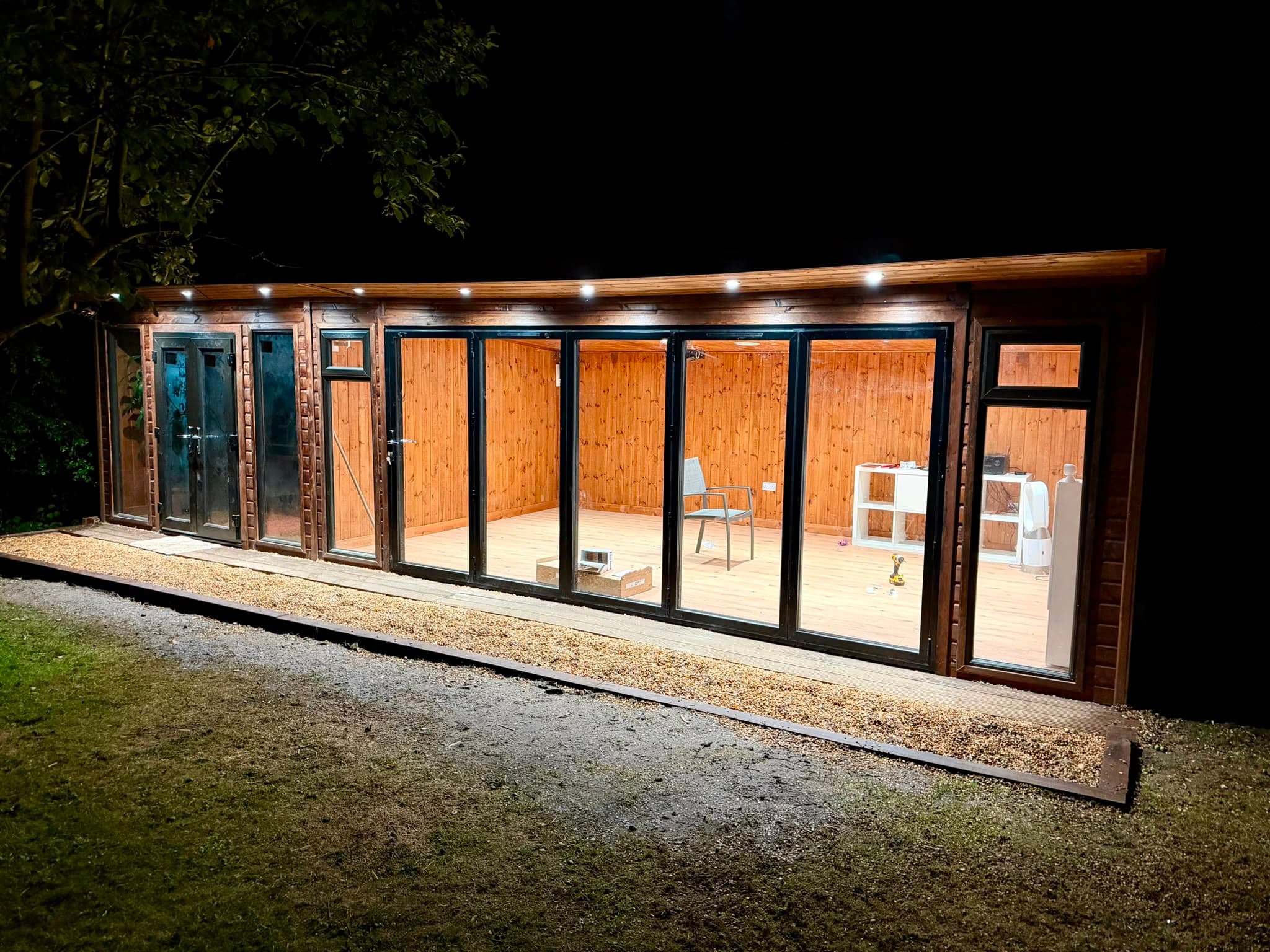 Garden room with electrical supply installed by Safeline
